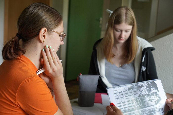 14_-_Gruppenarbeit_3.JPG 14_-_Gruppenarbeit_3.JPG
